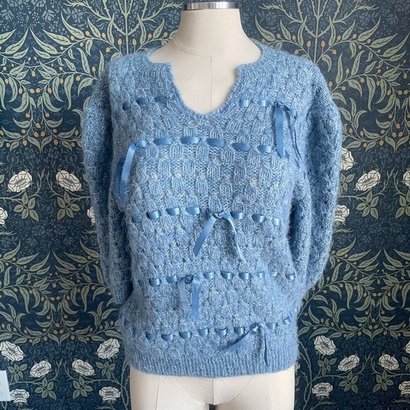 Vintage Silhouette Hand Knitted Short Sleeve Sweater with Basket Weave - Picture 1 of 10